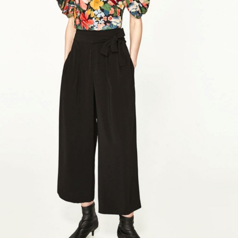 Zara Trafaluc Gaucho Pant With Pockets, Wide Leg Cropped Slacks in Black - Picture 2 of 8